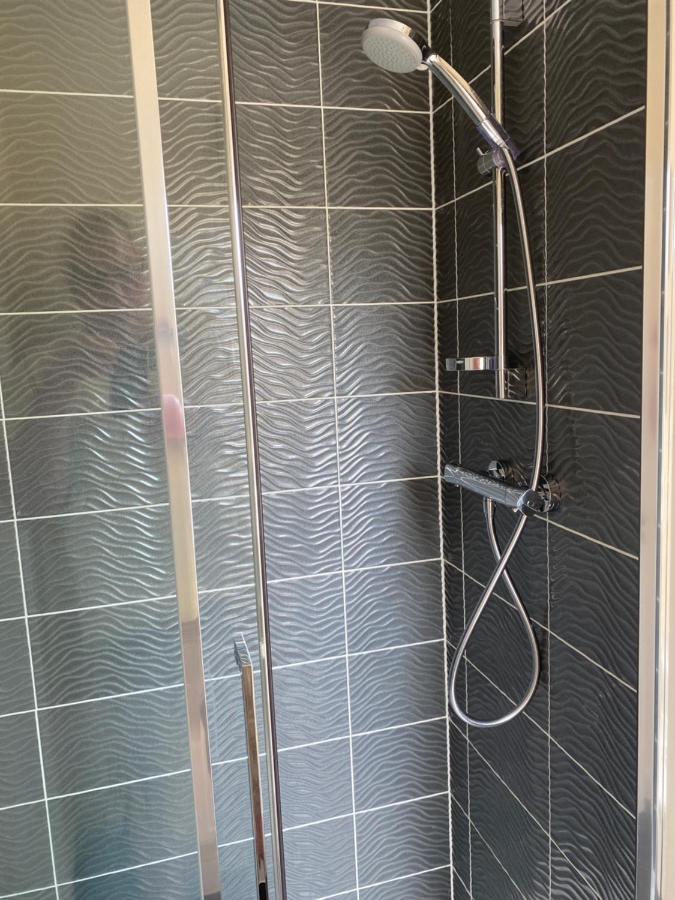 Wellington View One En Suite Shower And Super King Bed Exterior foto