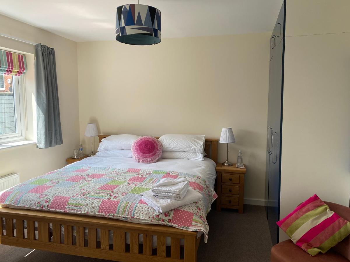 Wellington View One En Suite Shower And Super King Bed Exterior foto